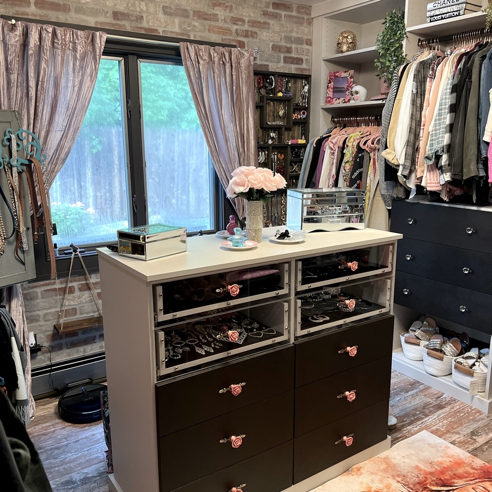 Welcome to my Closet!!